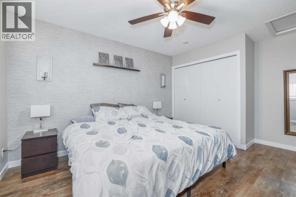 Single Family House Bungalow for Sale in  Woodglen Way SW Woodbine Calgary 