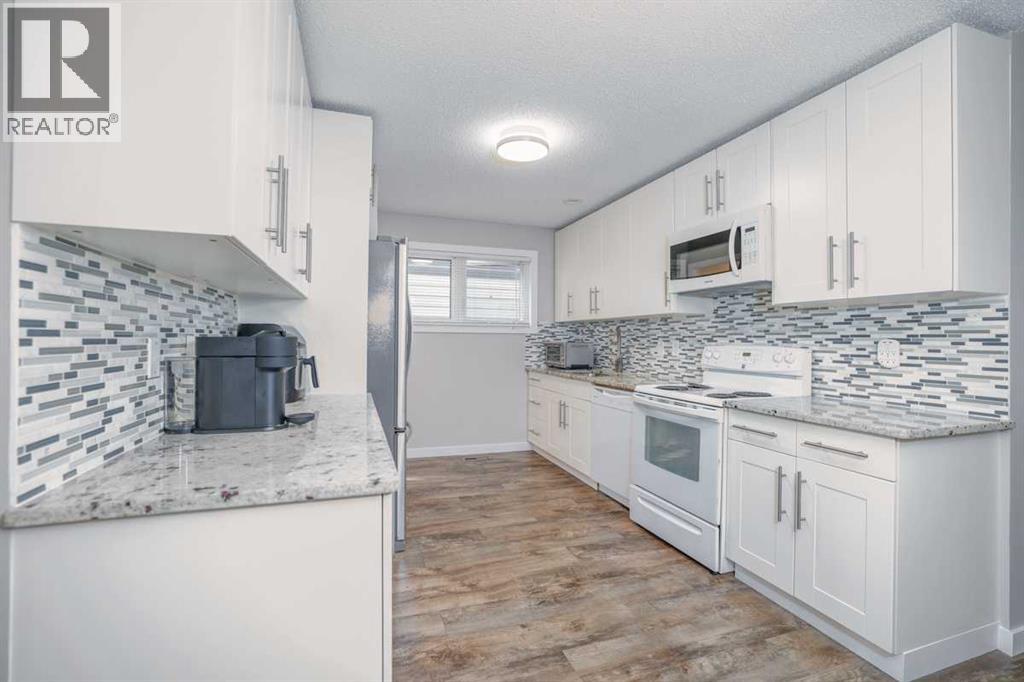 Single Family House Bungalow for Sale in  Woodglen Way SW Woodbine Calgary 