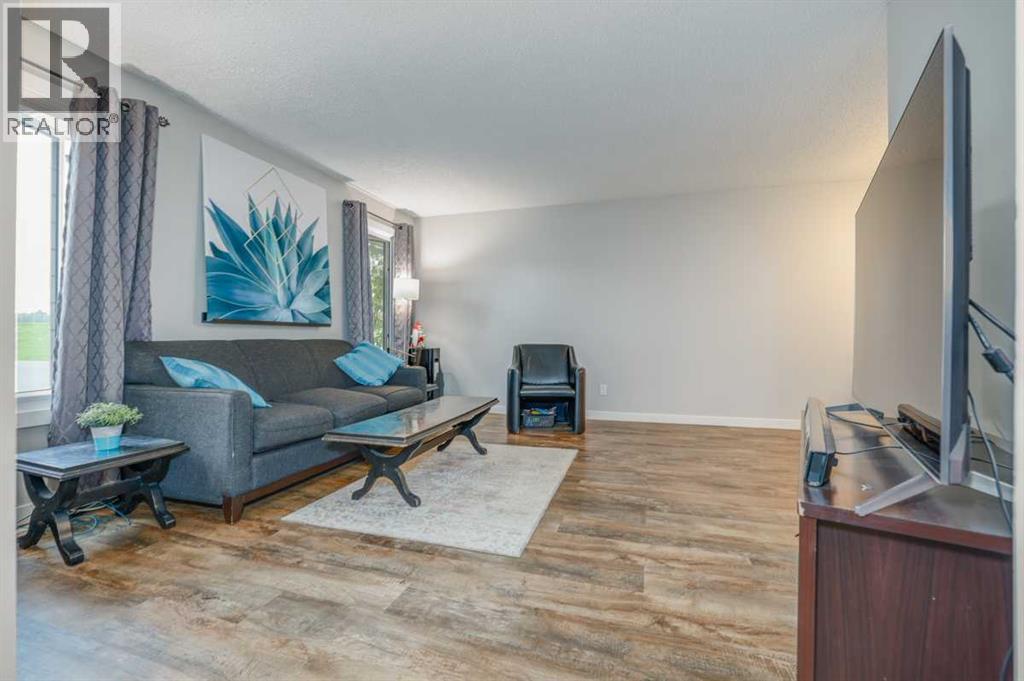 Single Family House Bungalow for Sale in  Woodglen Way SW Woodbine Calgary 