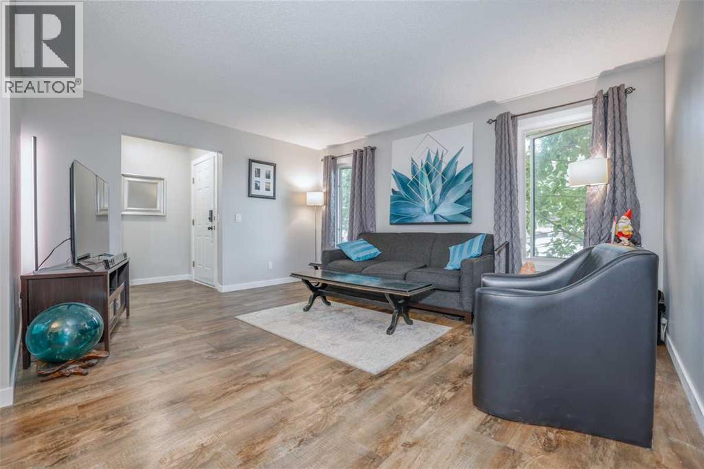 Single Family House Bungalow for Sale in  Woodglen Way SW Woodbine Calgary 