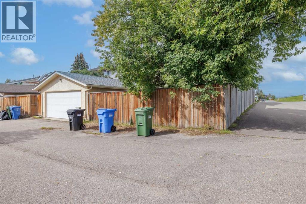 Single Family House Bungalow for Sale in  Woodglen Way SW Woodbine Calgary 