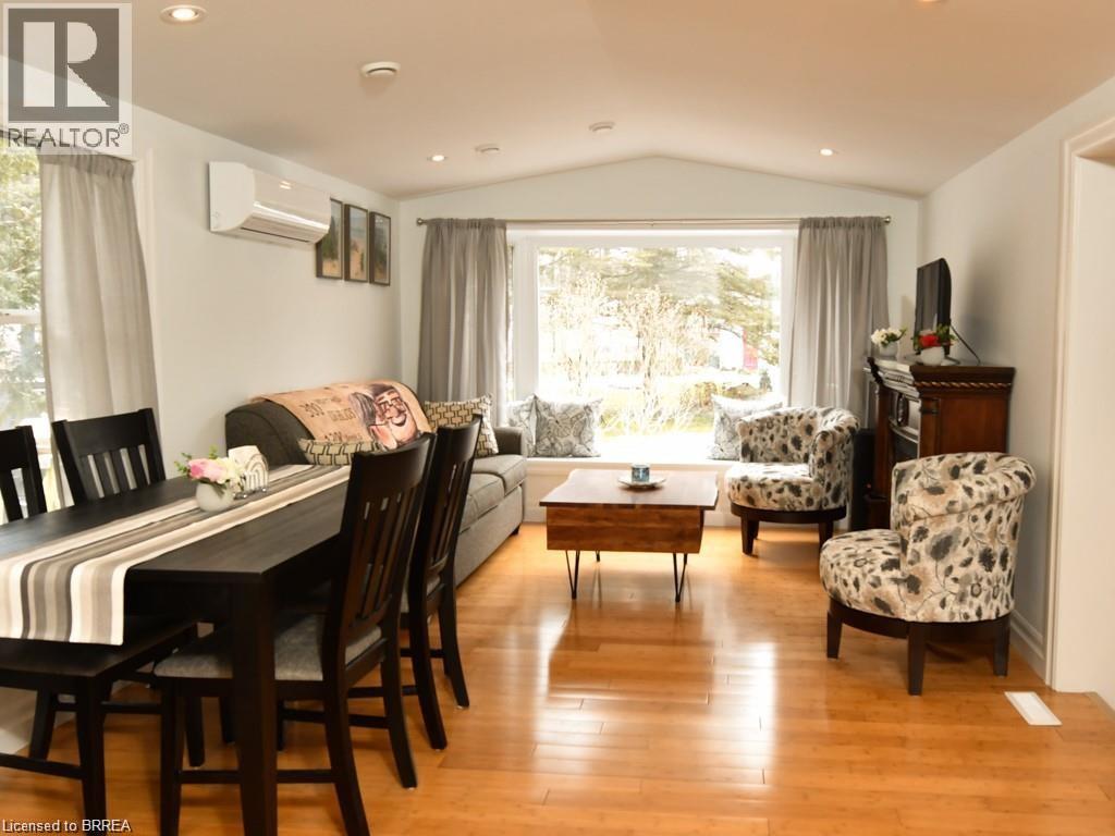 Photo 10 of 107 Rodeo Road, Flamborough ON