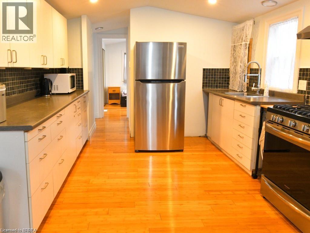 Photo 11 of 107 Rodeo Road, Flamborough ON