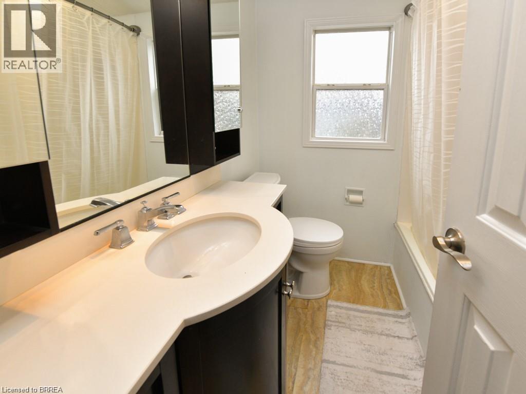 Photo 25 of 107 Rodeo Road, Flamborough ON