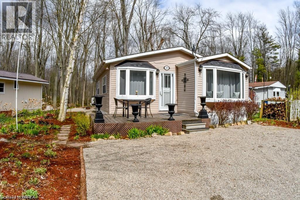 Photo 40 of 107 Rodeo Road, Flamborough ON