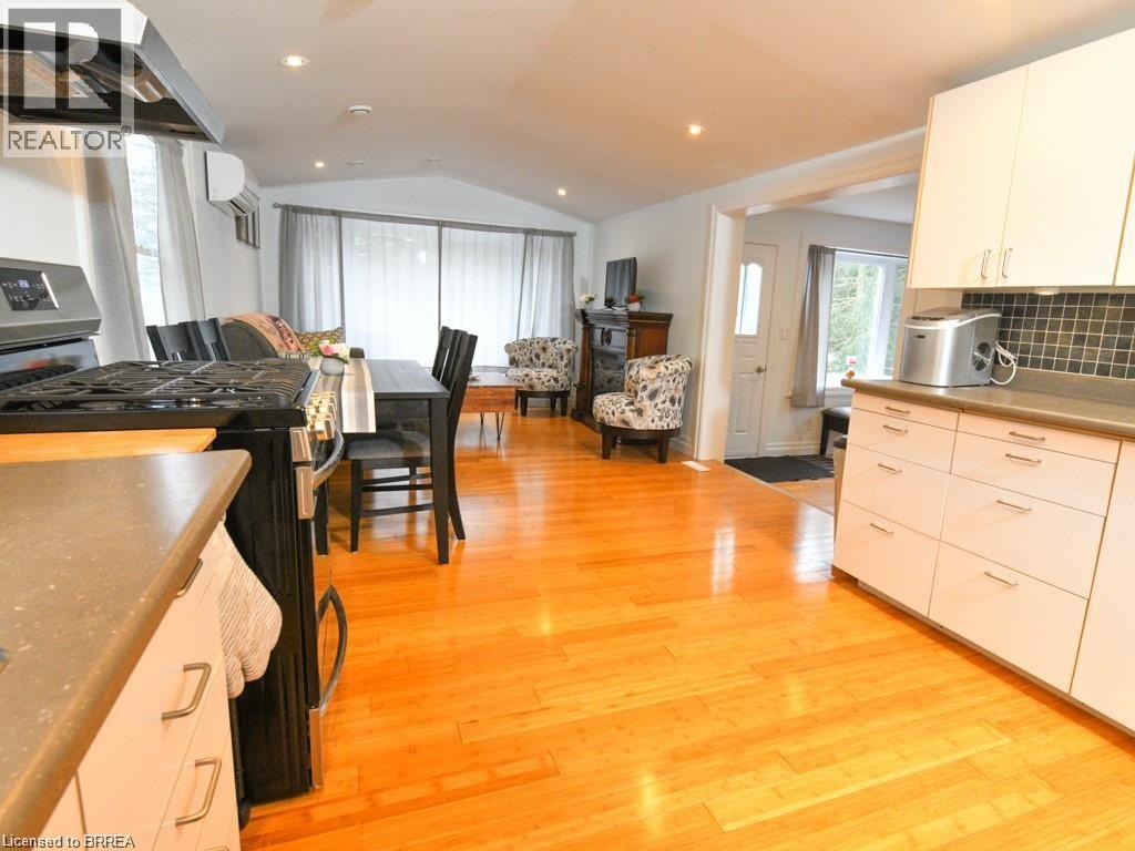 Photo 8 of 107 Rodeo Road, Flamborough ON
