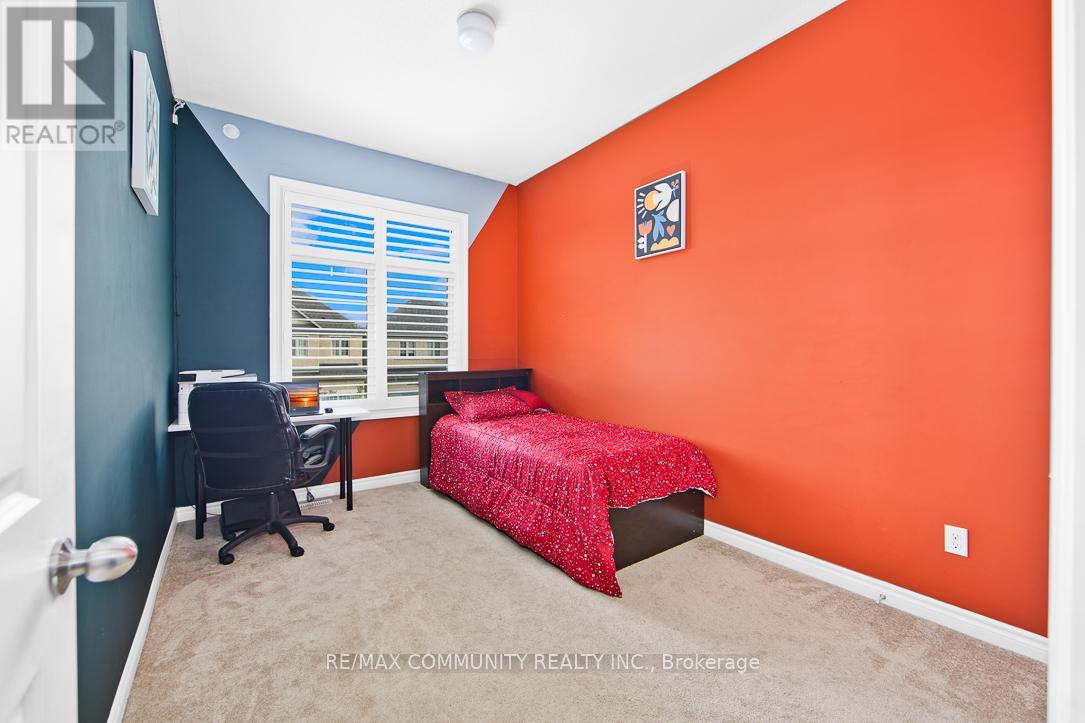 Photo 22 of 1073 Skyridge Boulevard, Pickering ON