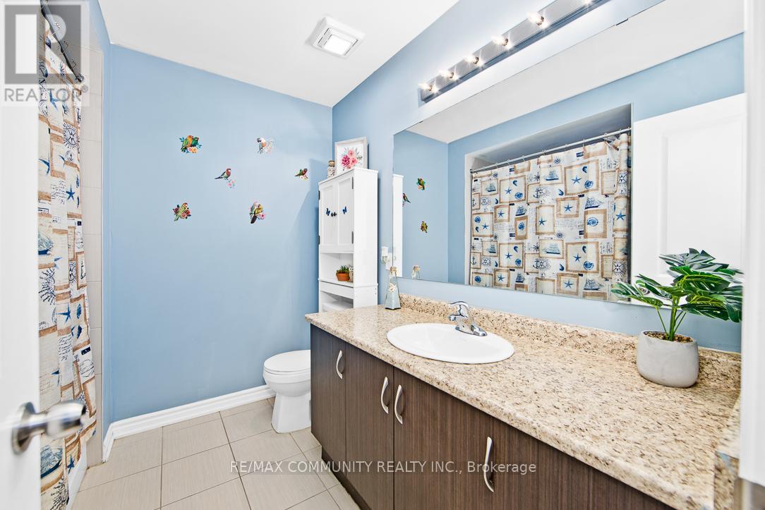 Photo 17 of 1073 Skyridge Boulevard, Pickering ON