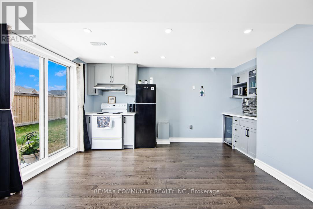 Photo 14 of 1073 Skyridge Boulevard, Pickering ON