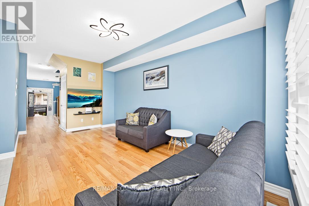 Photo 24 of 1073 Skyridge Boulevard, Pickering ON