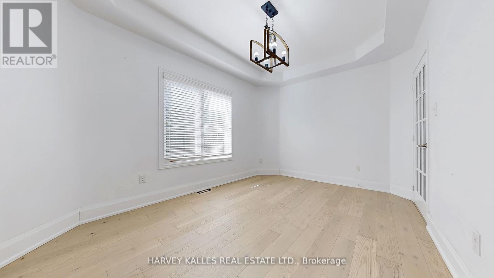 Photo 14 of 13 Oakside Court, Barrie ON