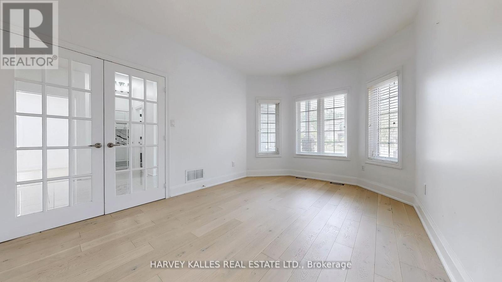 Photo 47 of 13 Oakside Court, Barrie ON