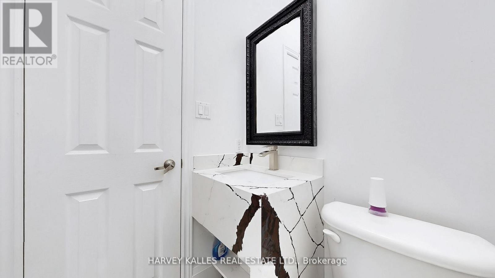 Photo 42 of 13 Oakside Court, Barrie ON