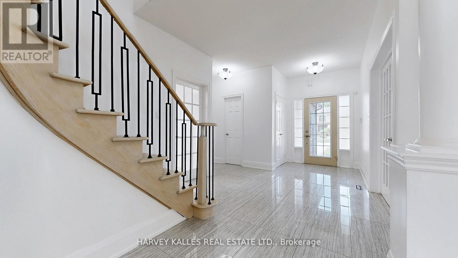 Photo 30 of 13 Oakside Court, Barrie ON
