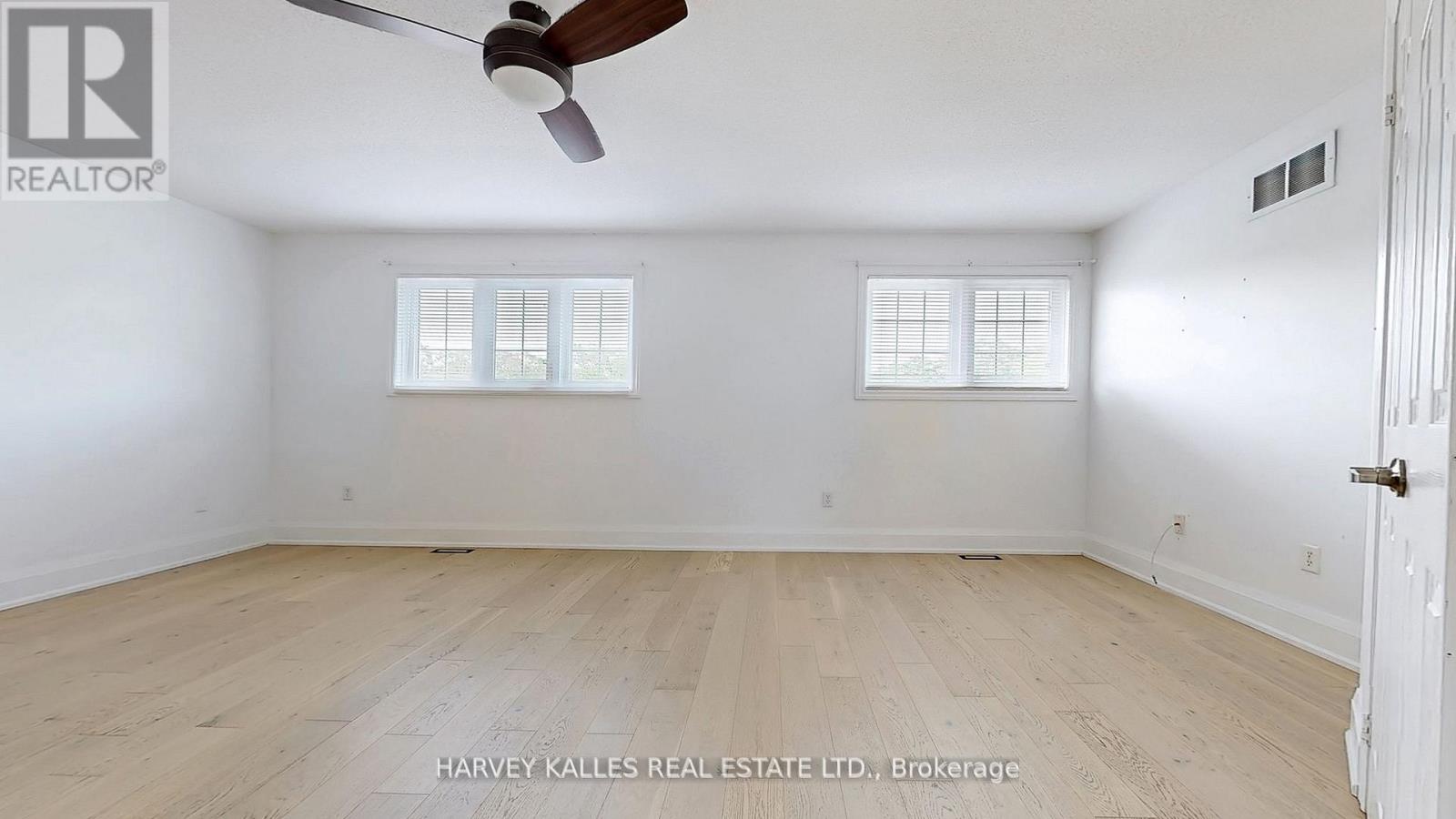 Photo 28 of 13 Oakside Court, Barrie ON