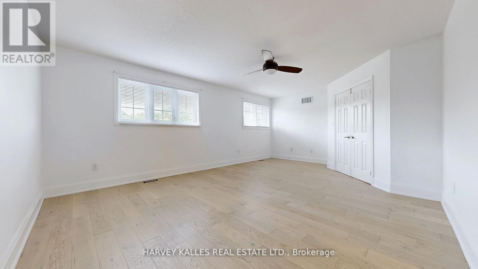 Photo 36 of 13 Oakside Court, Barrie ON