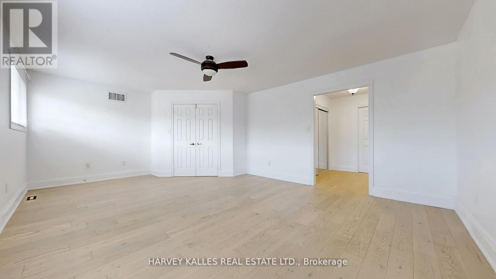 Photo 19 of 13 Oakside Court, Barrie ON