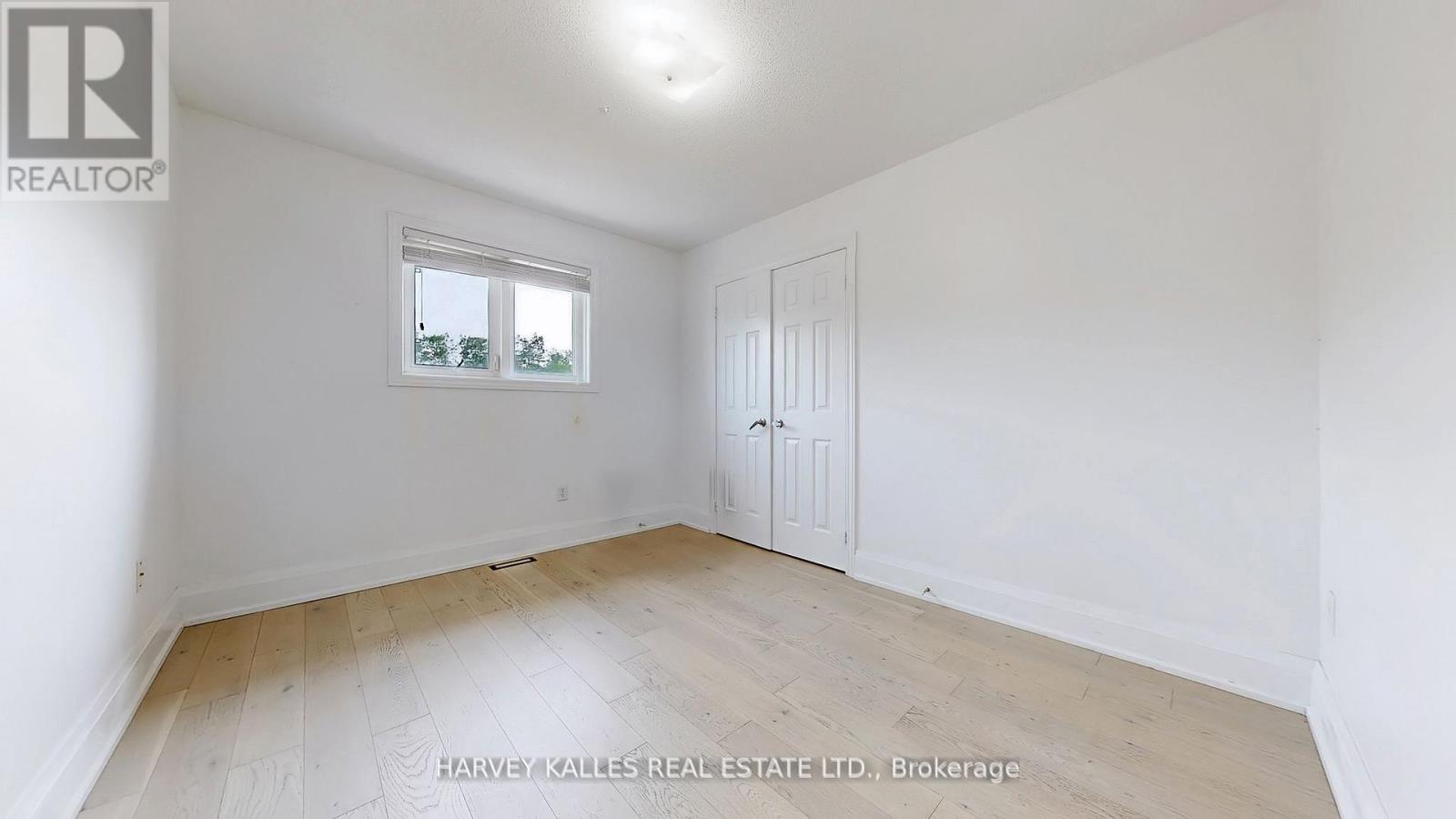 Photo 13 of 13 Oakside Court, Barrie ON