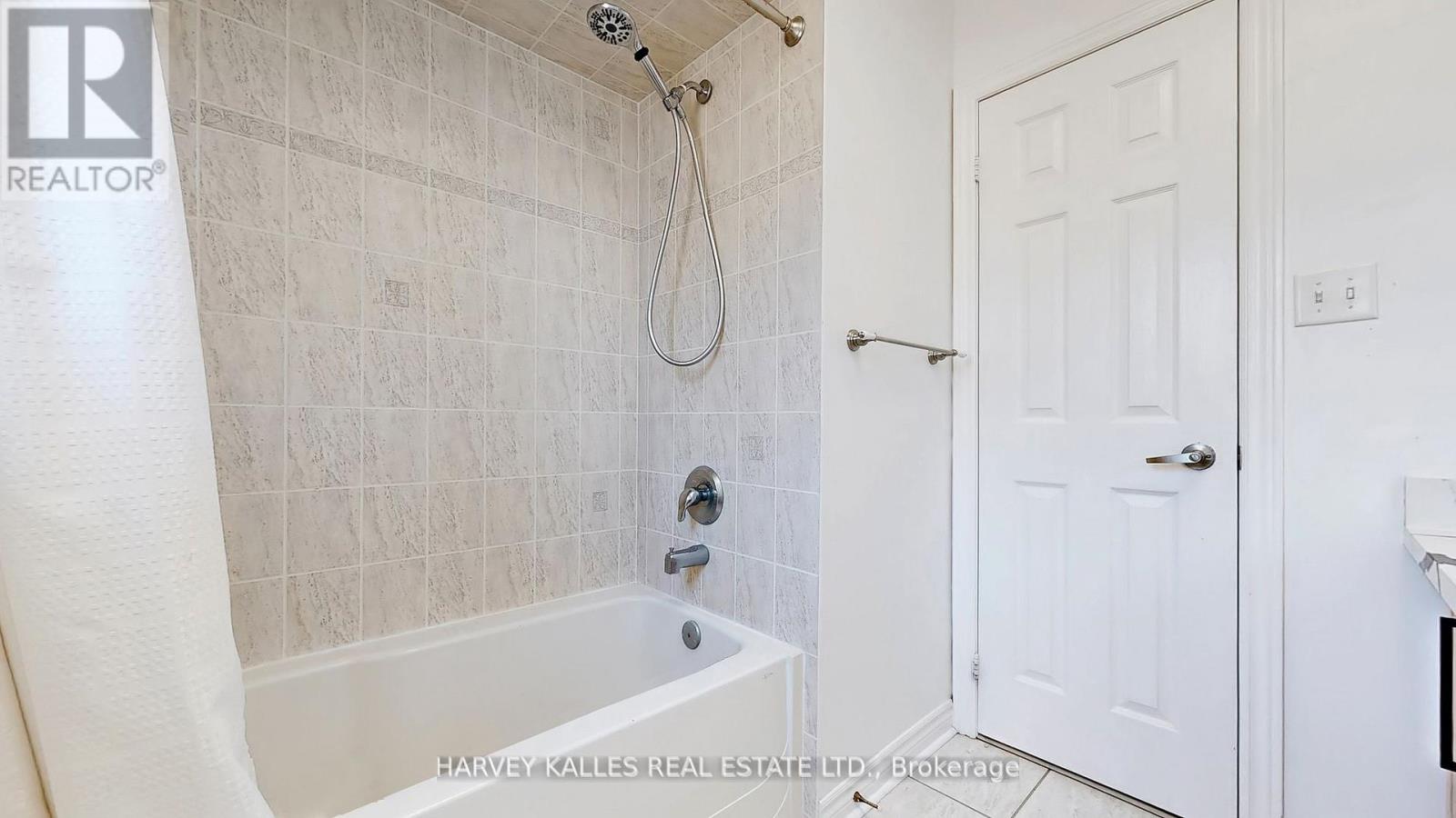 Photo 50 of 13 Oakside Court, Barrie ON