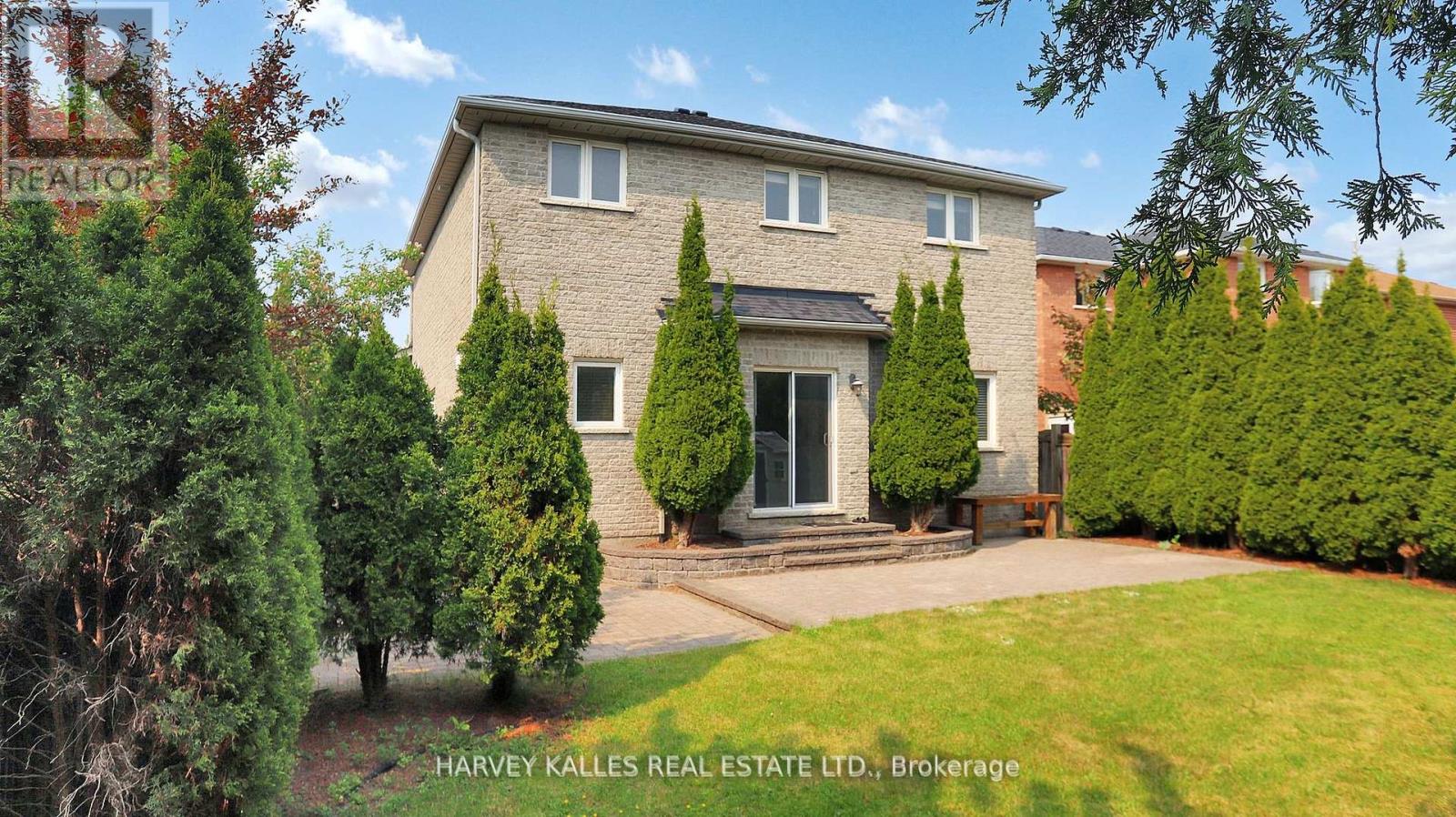 Photo 39 of 13 Oakside Court, Barrie ON