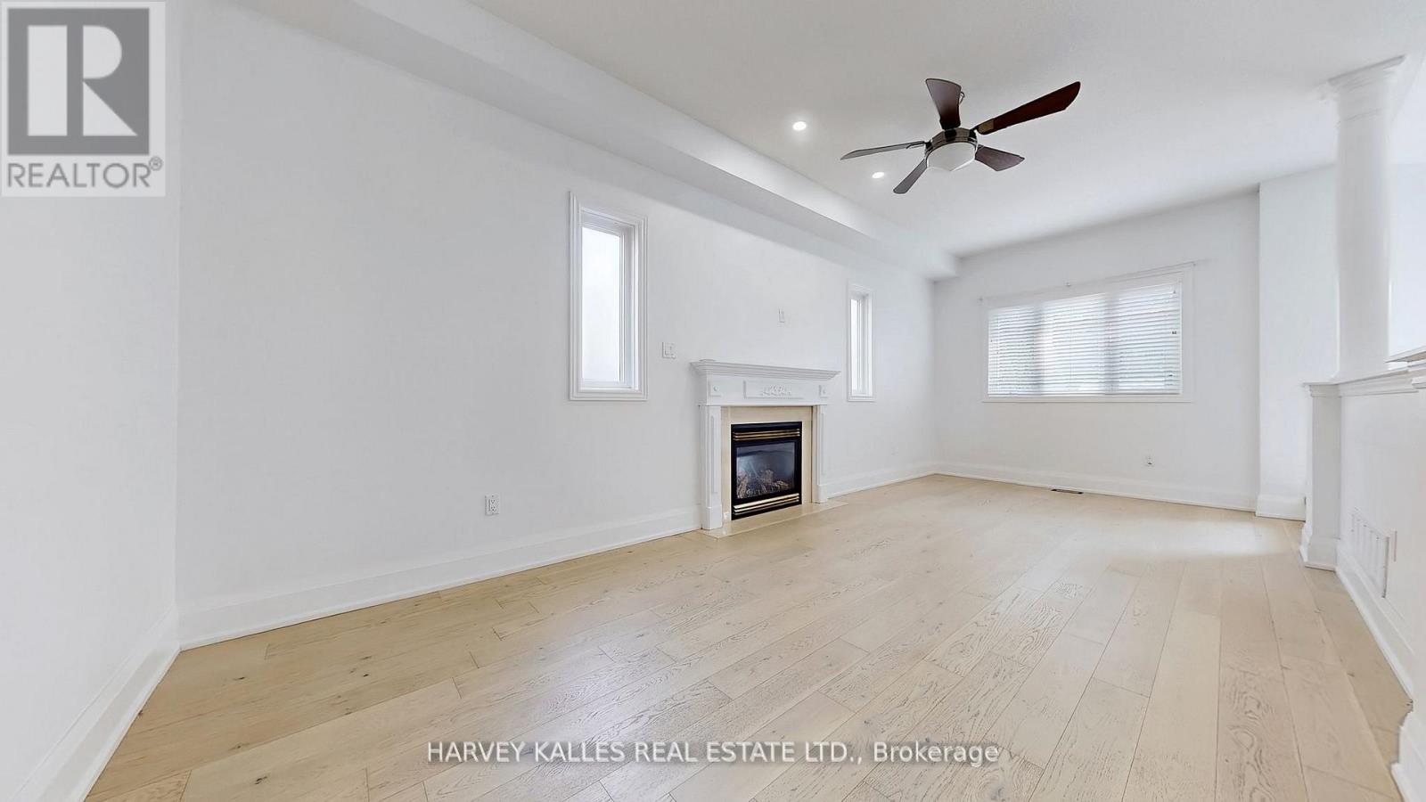 Photo 32 of 13 Oakside Court, Barrie ON