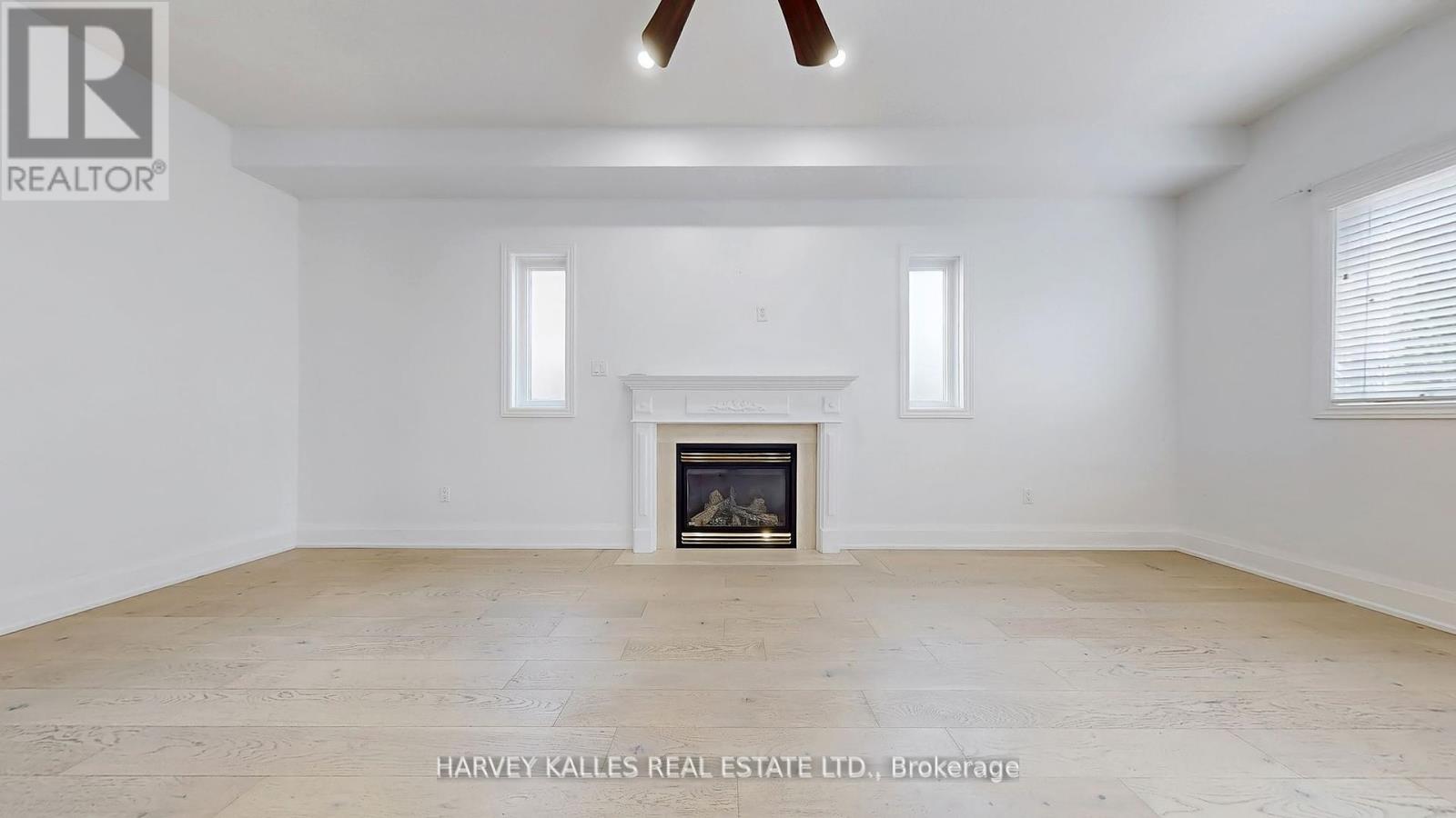 Photo 21 of 13 Oakside Court, Barrie ON