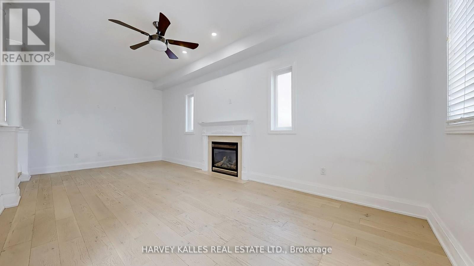Photo 24 of 13 Oakside Court, Barrie ON