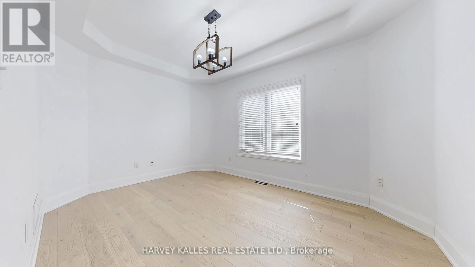 Photo 20 of 13 Oakside Court, Barrie ON
