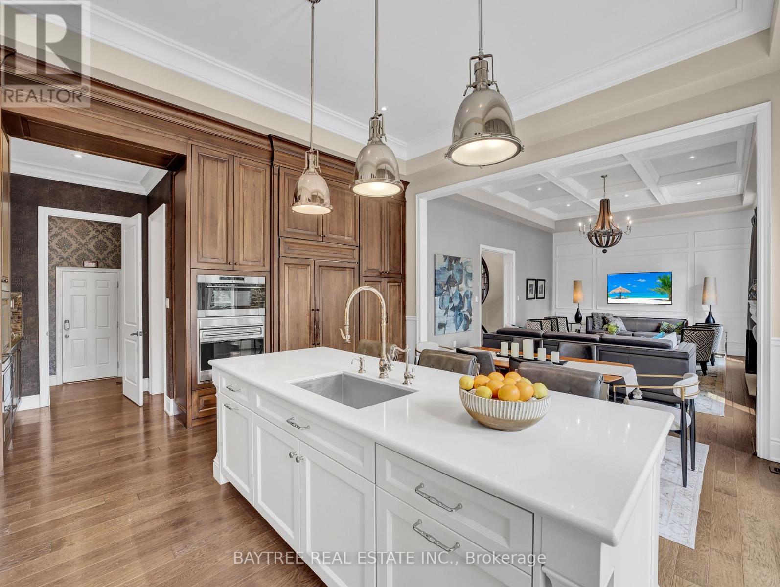 Photo 18 of 16 Hickory Ridge Court, Brampton ON