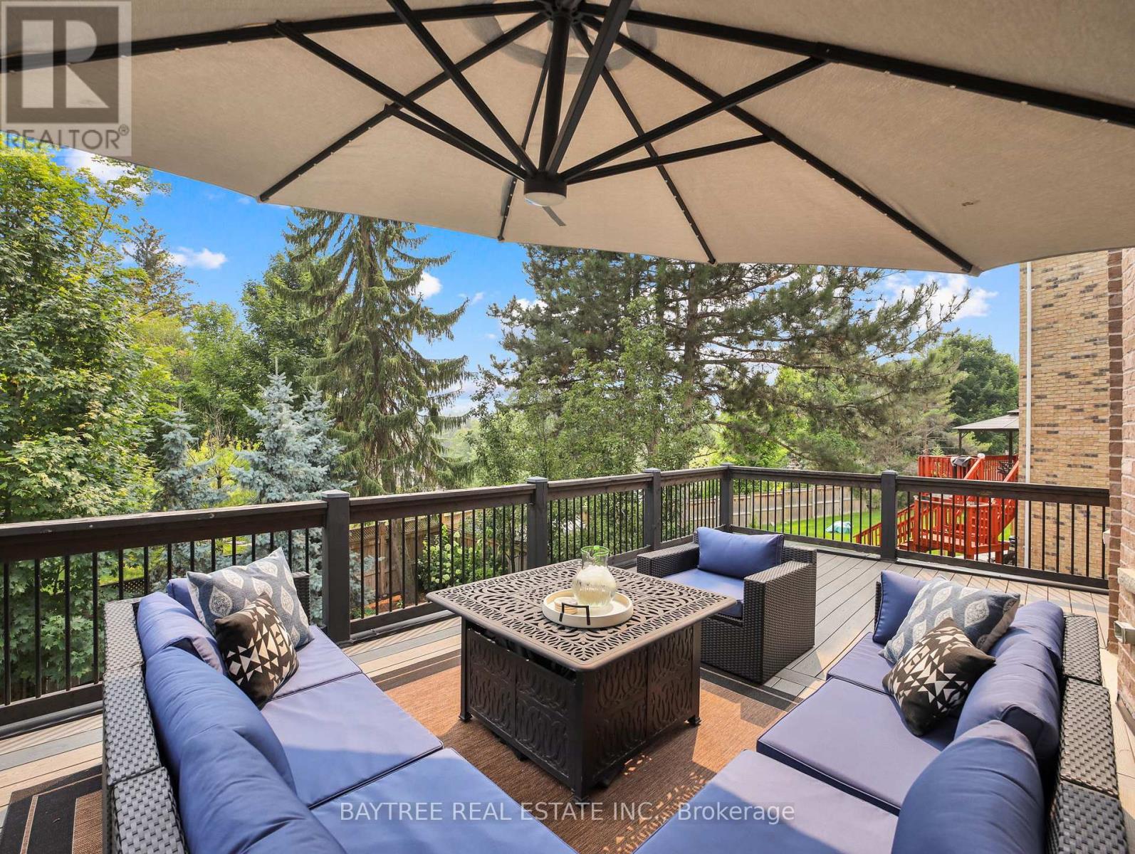 Photo 11 of 16 Hickory Ridge Court, Brampton ON