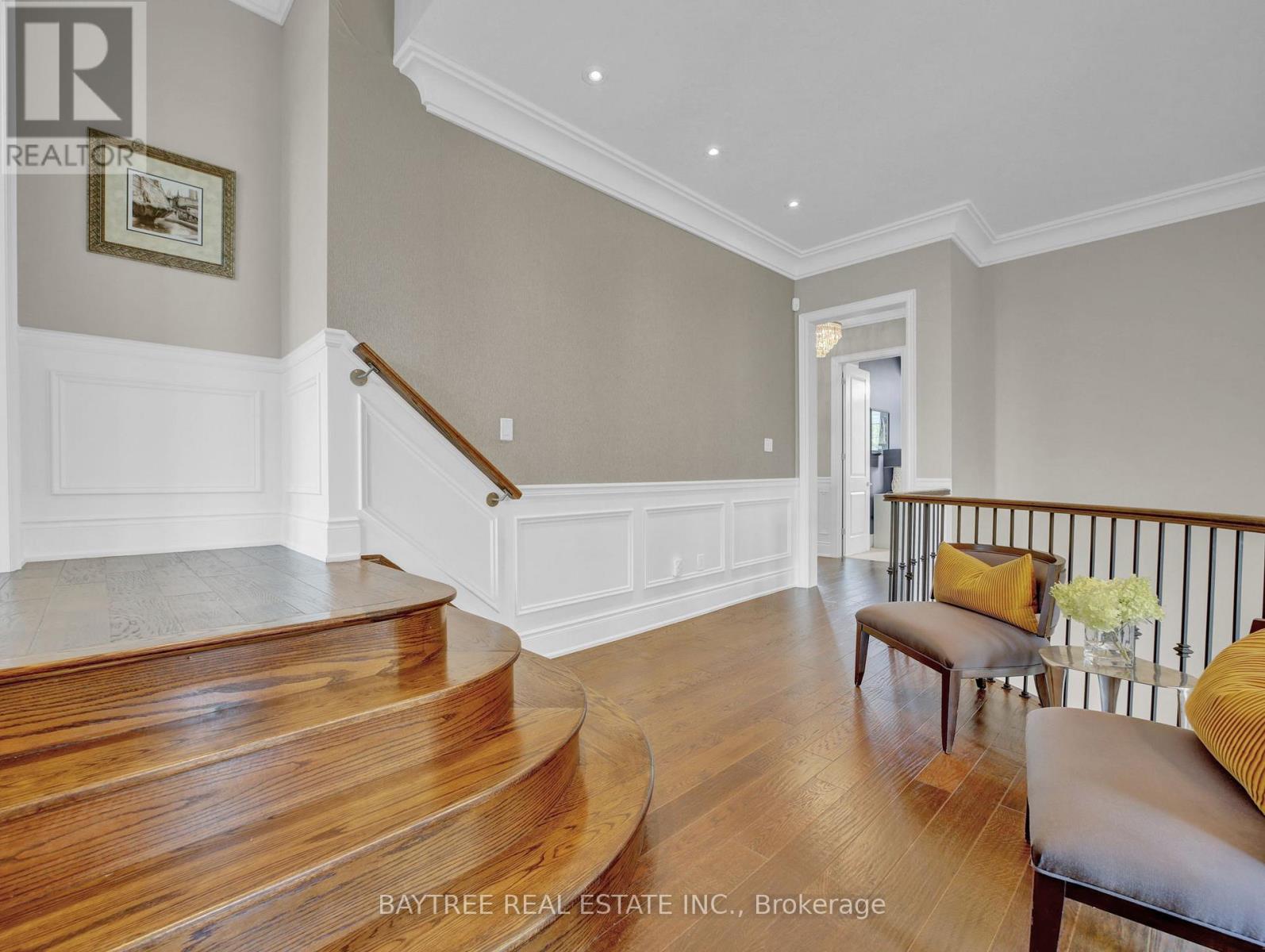 Photo 17 of 16 Hickory Ridge Court, Brampton ON