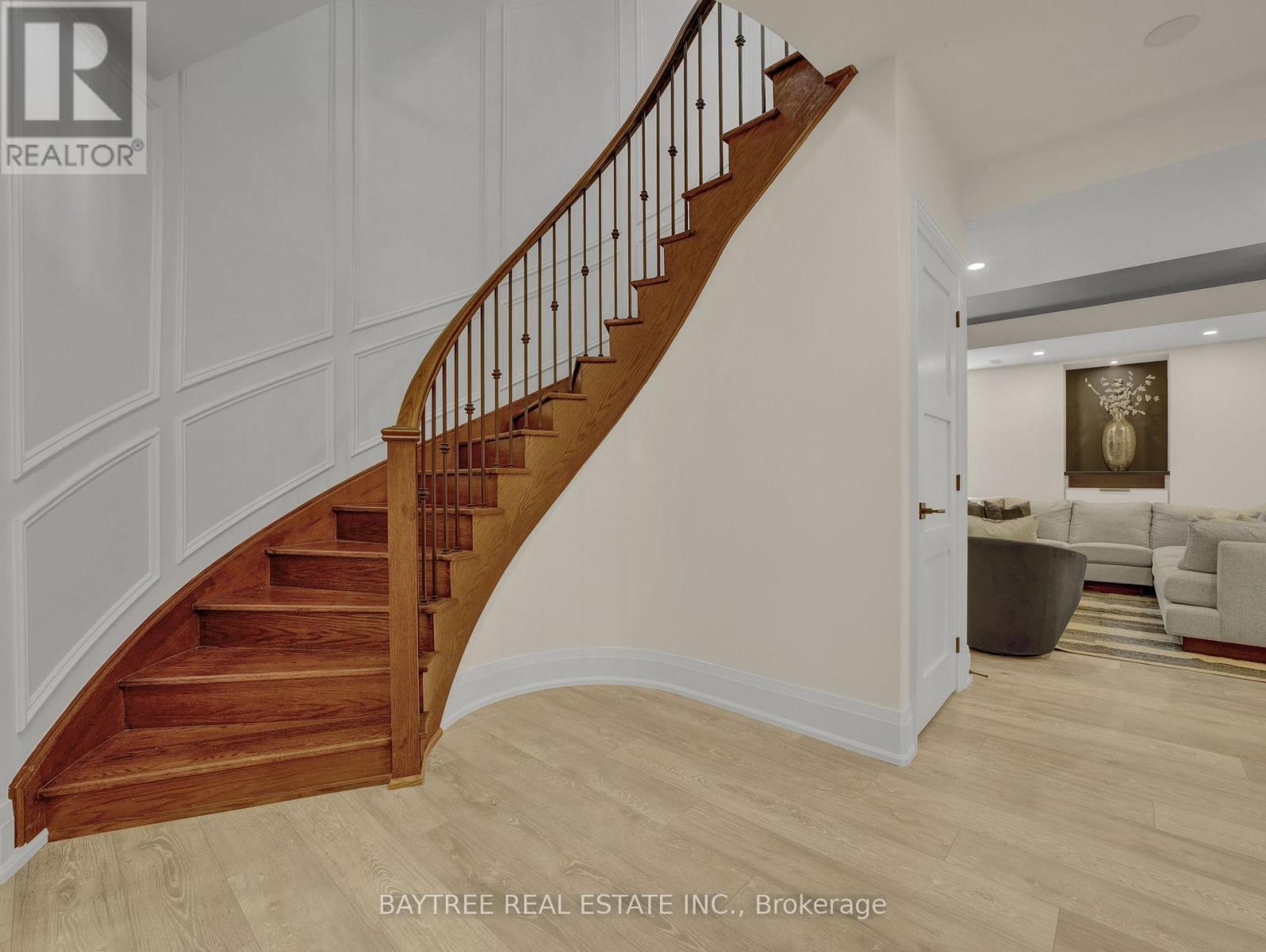 Photo 26 of 16 Hickory Ridge Court, Brampton ON