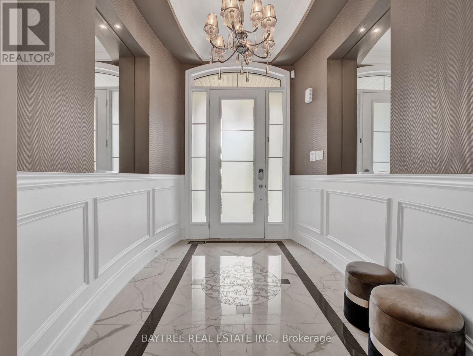 Photo 41 of 16 Hickory Ridge Court, Brampton ON