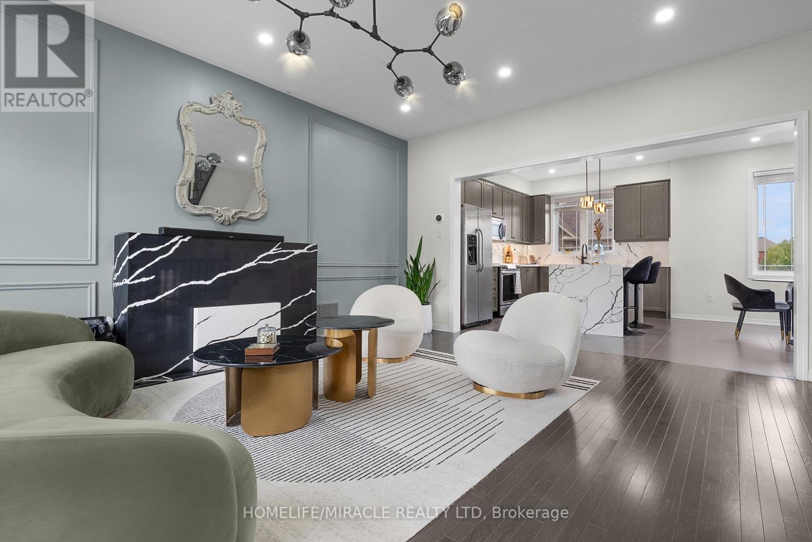 Photo 12 of 402 Dougall Avenue, Caledon ON