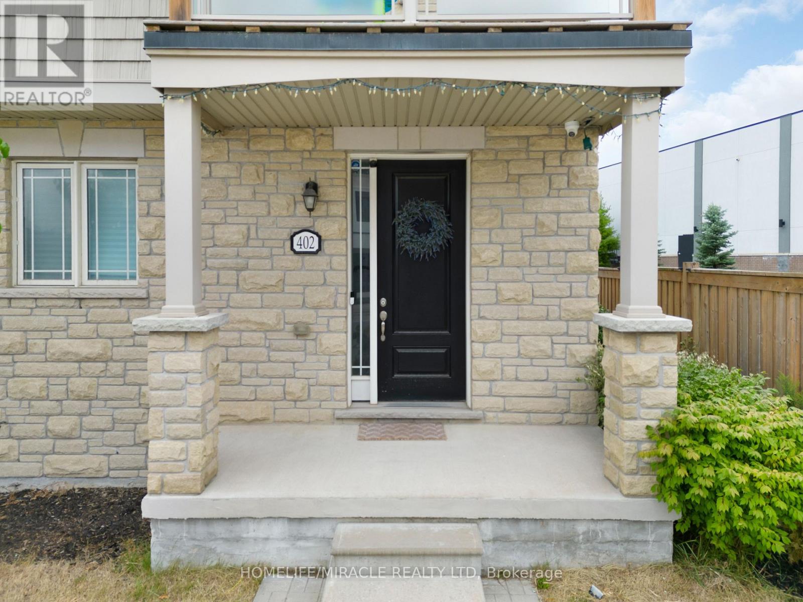 Photo 27 of 402 Dougall Avenue, Caledon ON