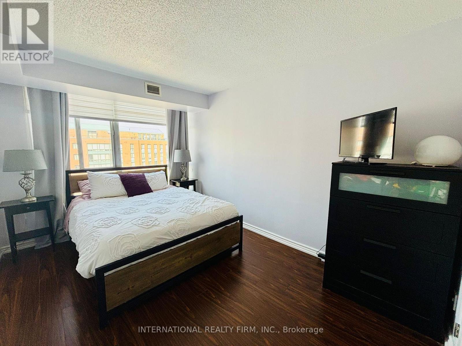 Photo 6 of 2310 145 Hillcrest Avenue E, Mississauga ON