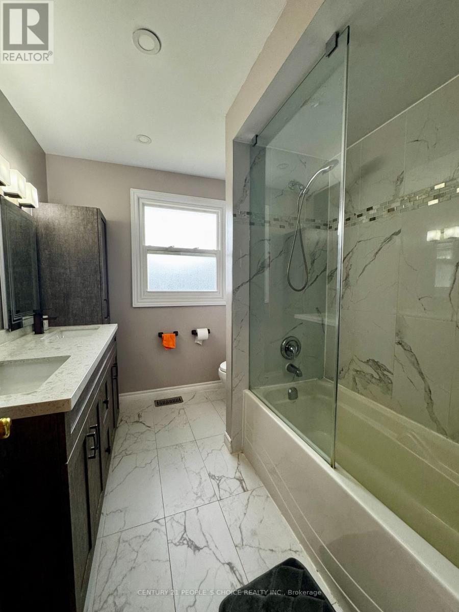 Photo 7 of 116 Mercury Road, Toronto ON