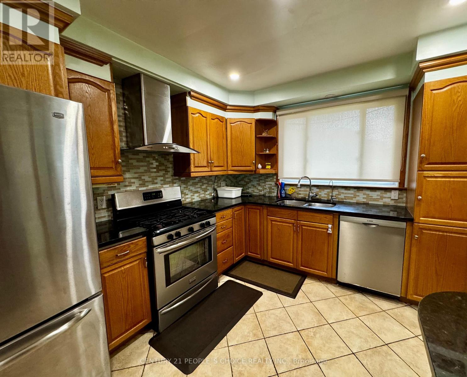 Photo 11 of 116 Mercury Road, Toronto ON