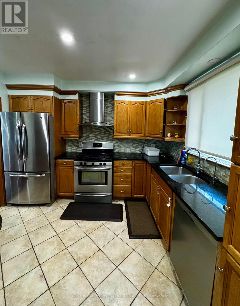 Photo 14 of 116 Mercury Road, Toronto ON