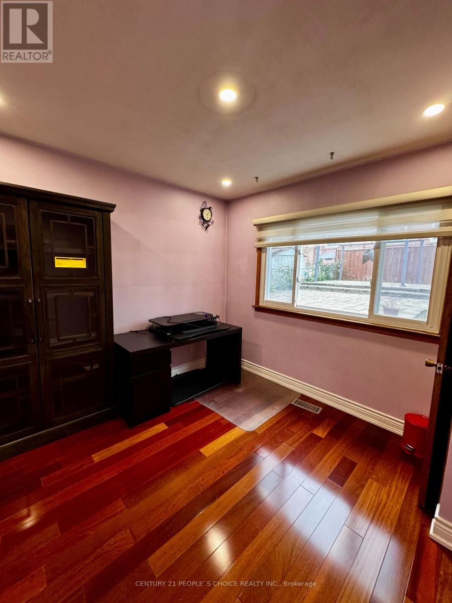 Photo 2 of 116 Mercury Road, Toronto ON
