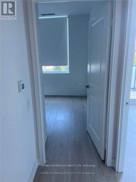 Photo 9 of Th 130 8 Nahani Way, Mississauga ON