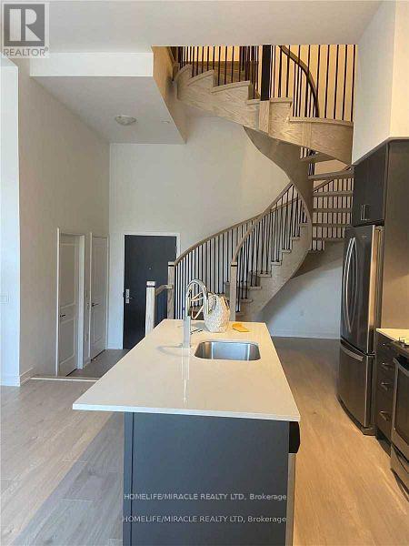 Photo 8 of Th 130 8 Nahani Way, Mississauga ON