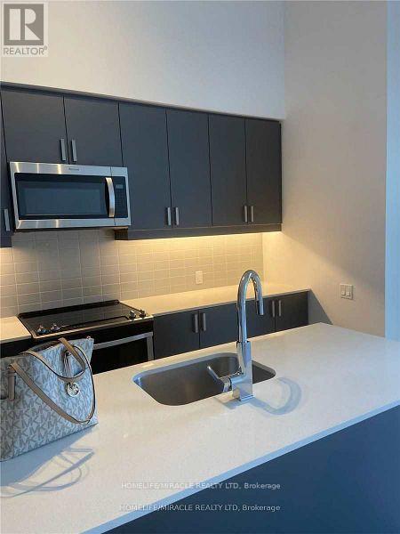 Photo 10 of Th 130 8 Nahani Way, Mississauga ON