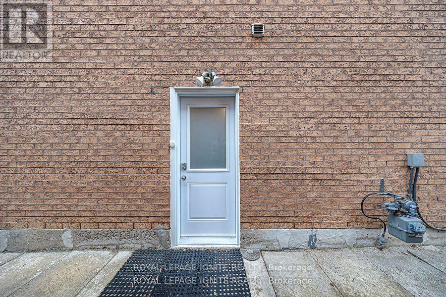 Photo 7 of Bsmt 21 Toba Crescent, Brampton ON