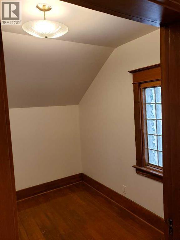 Single Family House for Sale in   Avenue SW Richmond Calgary 