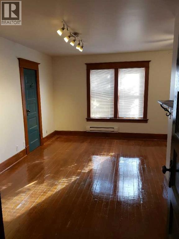 Single Family House for Sale in   Avenue SW Richmond Calgary 
