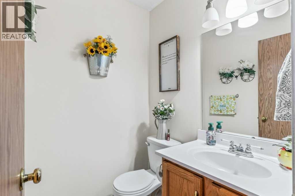Single Family House for Sale in  Rivercrest Circle SE Riverbend Calgary 