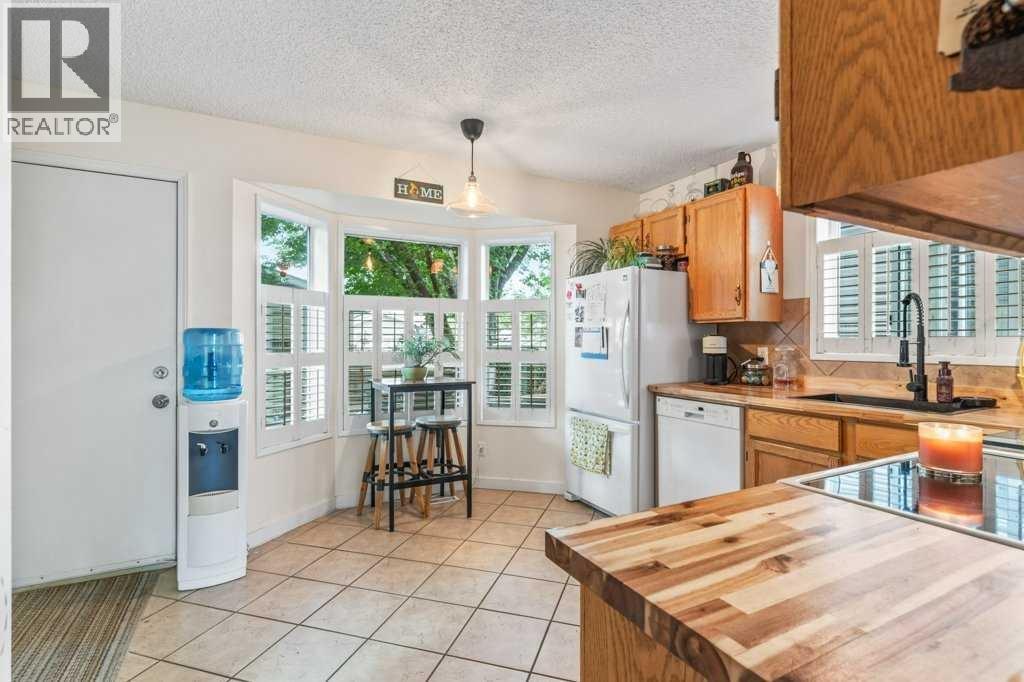 Single Family House for Sale in  Rivercrest Circle SE Riverbend Calgary 