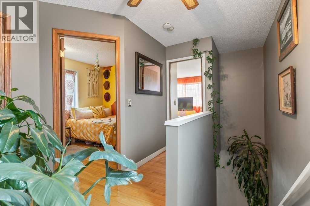 Single Family House for Sale in  Rivercrest Circle SE Riverbend Calgary 