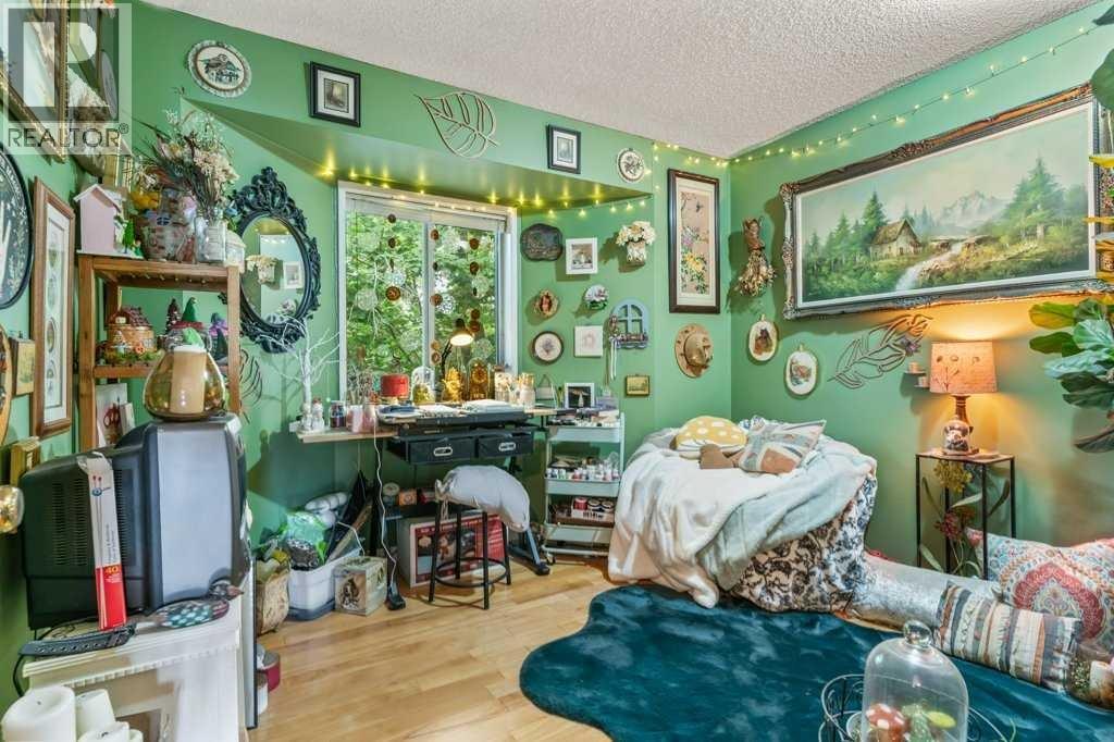 Single Family House for Sale in  Rivercrest Circle SE Riverbend Calgary 